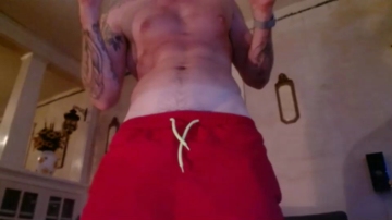 The_Bossman  10-09-2021 video lickfinger